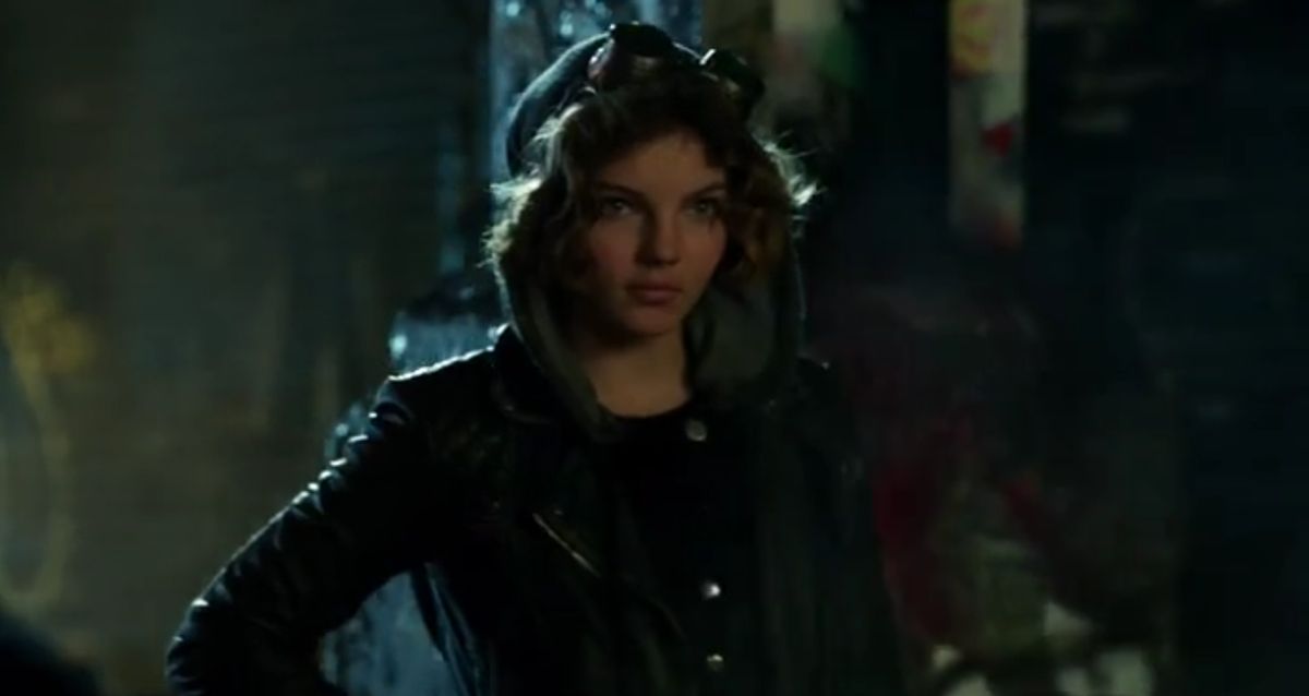 Gotham-2-Selena